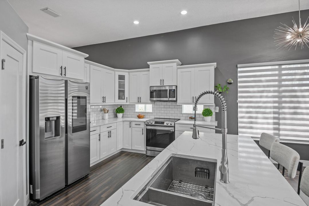 待售: $949,995 (4 贝兹, 2 浴室, 2381 平方英尺)