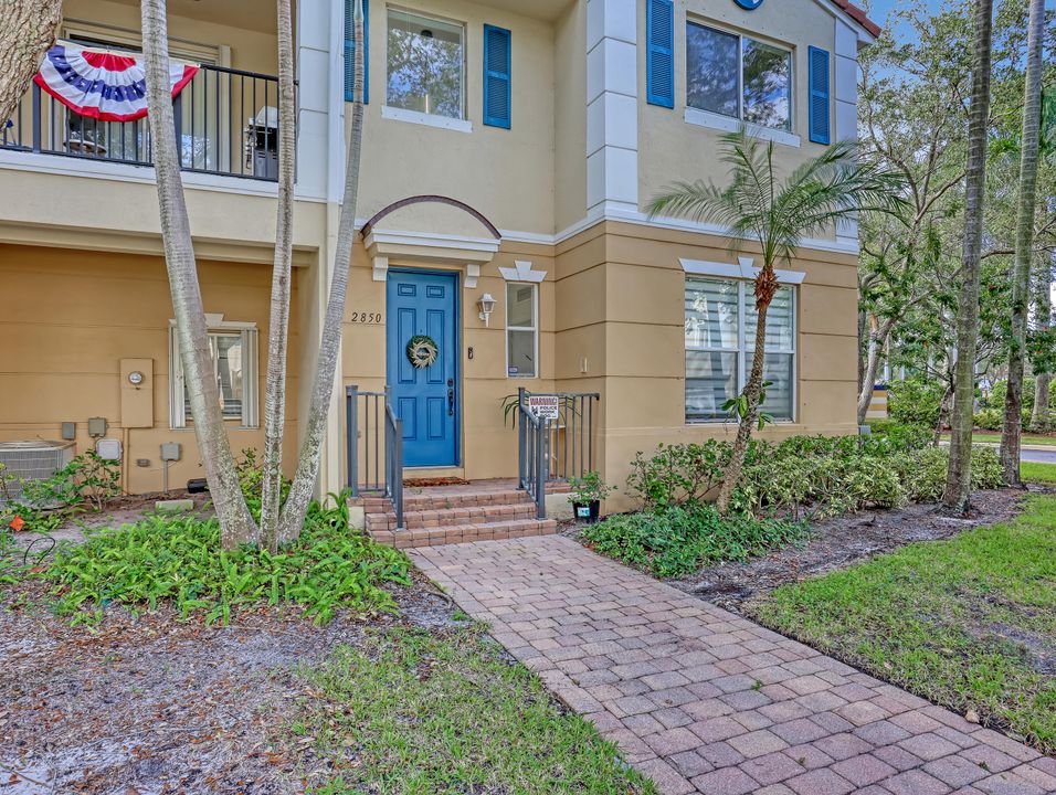 На продажу: $490,000 (3 спален, 2 ванн, 1831 Квадратных фут)