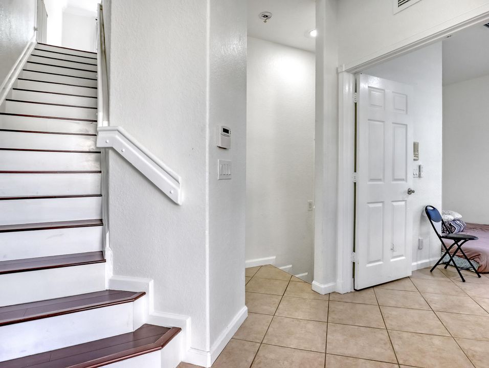 На продажу: $490,000 (3 спален, 2 ванн, 1831 Квадратных фут)