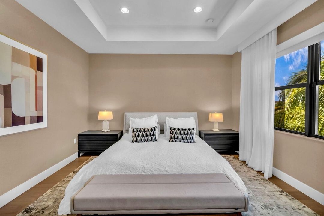 Activo con contrato: $2,250,000 (5 camas, 5 baños, 3687 Pies cuadrados)