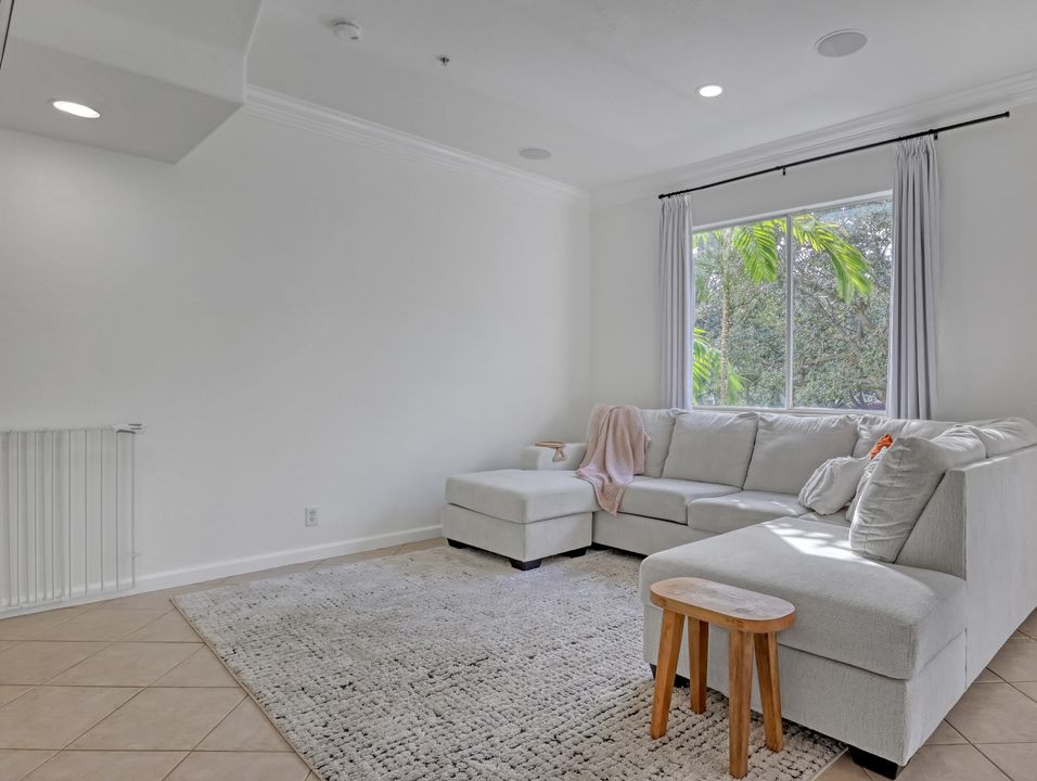 На продажу: $490,000 (3 спален, 2 ванн, 1831 Квадратных фут)