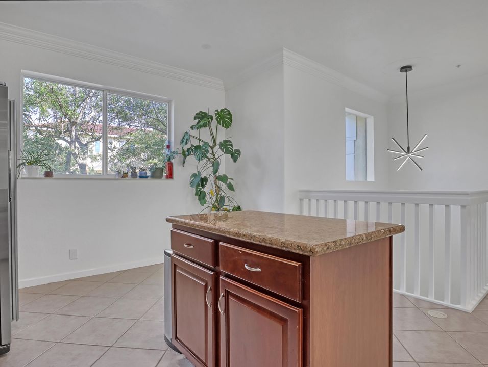 На продажу: $490,000 (3 спален, 2 ванн, 1831 Квадратных фут)