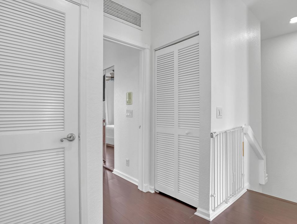 На продажу: $490,000 (3 спален, 2 ванн, 1831 Квадратных фут)