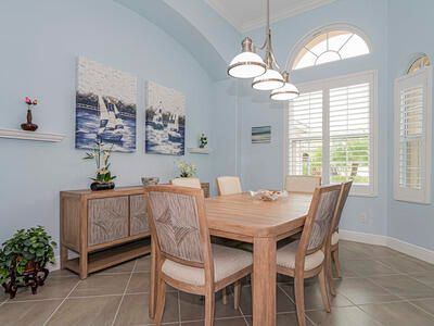 For Sale: $650,000 (3 beds, 3 baths, 2236 Square Feet)