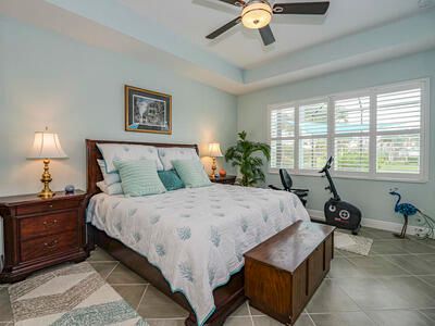 For Sale: $650,000 (3 beds, 3 baths, 2236 Square Feet)