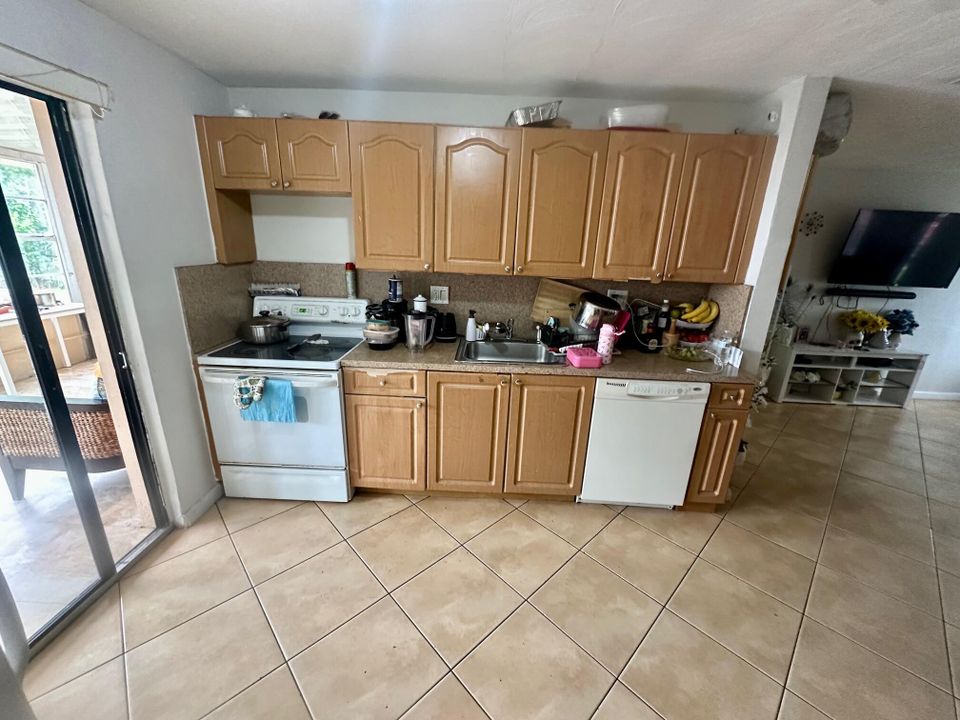 For Sale: $409,000 (3 beds, 2 baths, 1173 Square Feet)