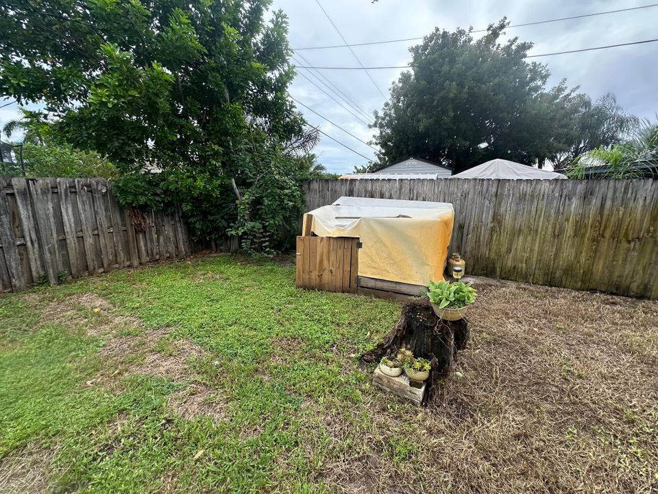 For Sale: $409,000 (3 beds, 2 baths, 1173 Square Feet)