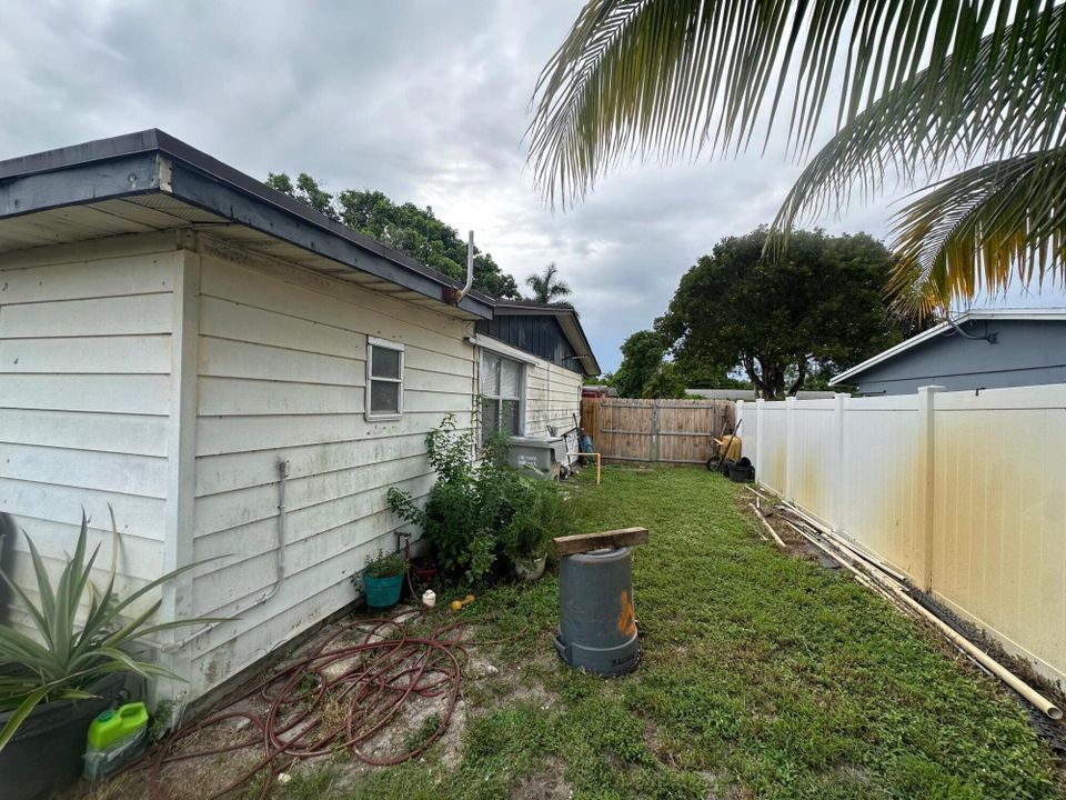 For Sale: $409,000 (3 beds, 2 baths, 1173 Square Feet)