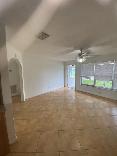 For Sale: $409,000 (3 beds, 2 baths, 1173 Square Feet)