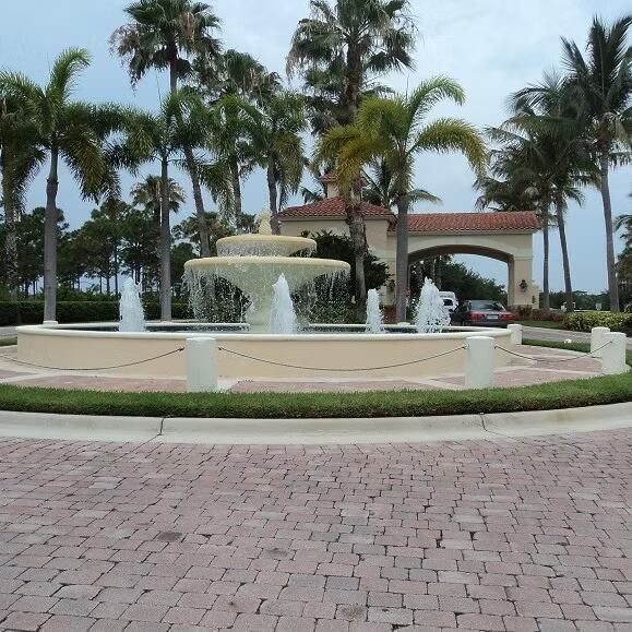 Active With Contract: $3,000 (2 beds, 2 baths, 1719 Square Feet)