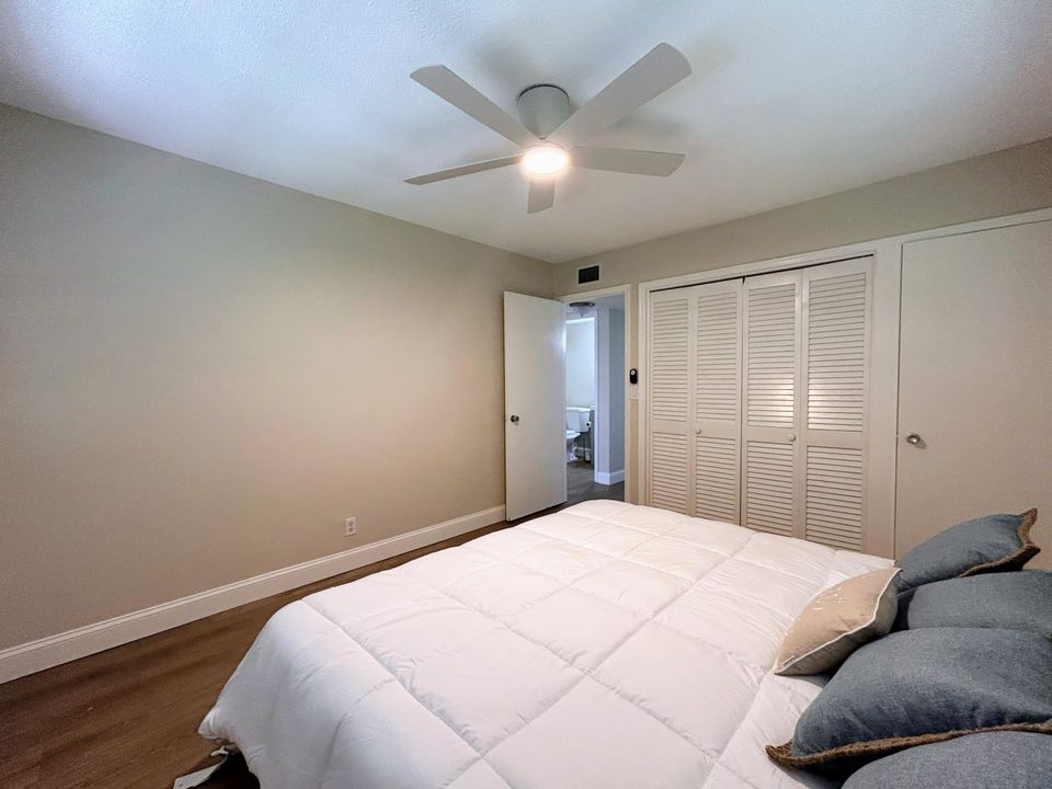 For Rent: $1,950 (2 beds, 1 baths, 815 Square Feet)