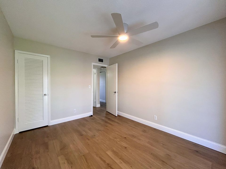 For Rent: $1,950 (2 beds, 1 baths, 815 Square Feet)