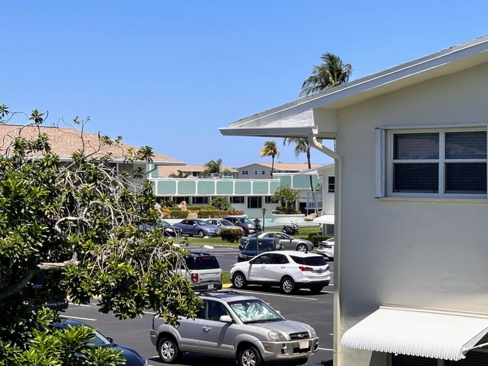 For Rent: $1,950 (2 beds, 1 baths, 815 Square Feet)