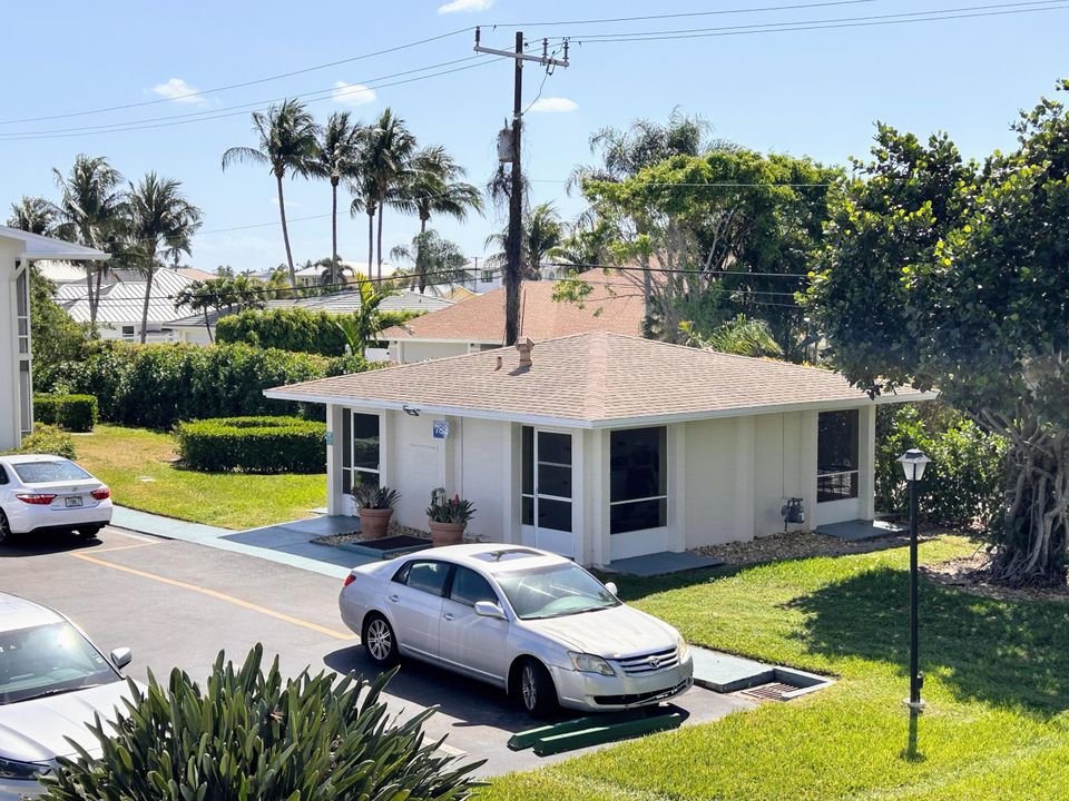 For Rent: $1,950 (2 beds, 1 baths, 815 Square Feet)