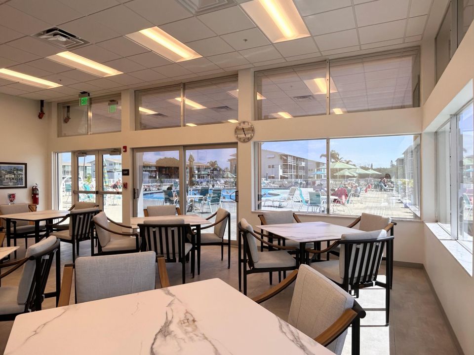 For Rent: $1,950 (2 beds, 1 baths, 815 Square Feet)