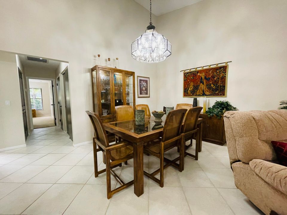 For Rent: $5,850 (2 beds, 2 baths, 1369 Square Feet)