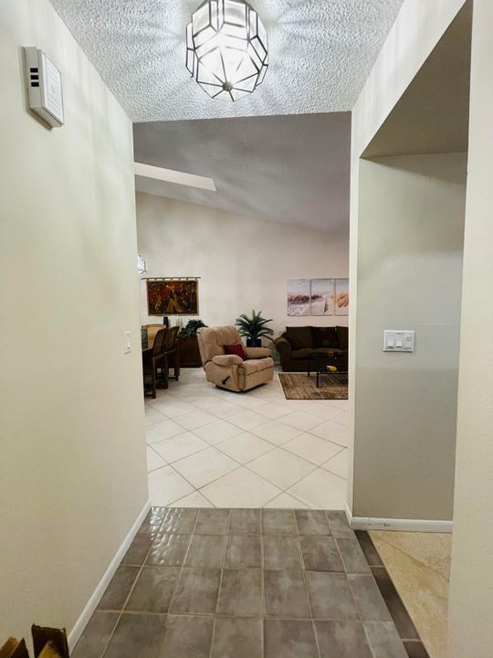 For Rent: $5,850 (2 beds, 2 baths, 1369 Square Feet)