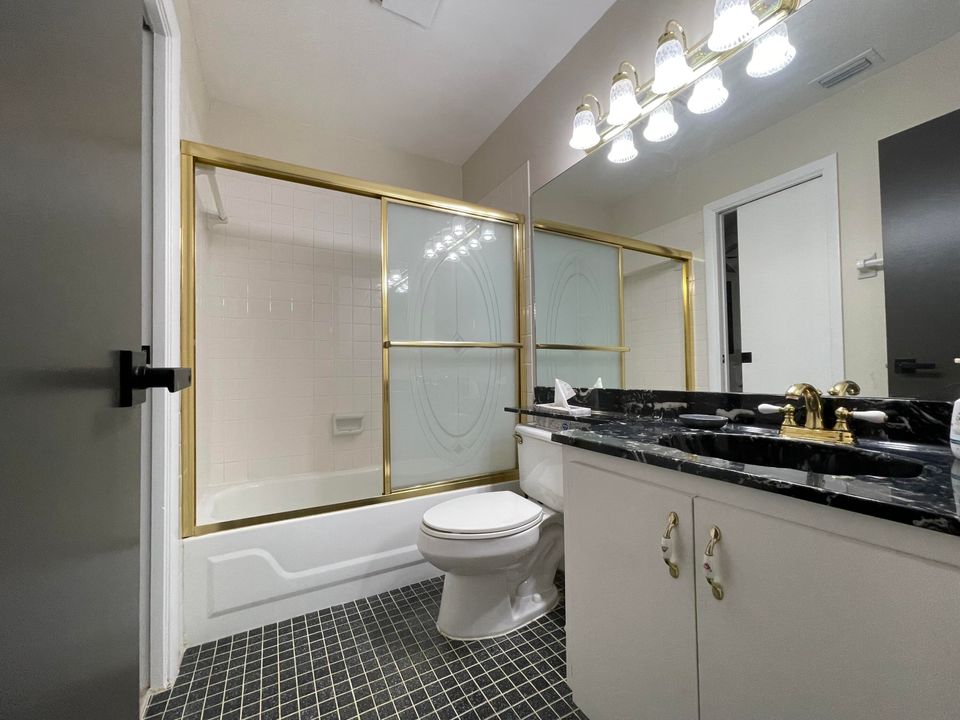 For Rent: $5,850 (2 beds, 2 baths, 1369 Square Feet)