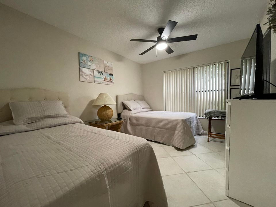 For Rent: $5,850 (2 beds, 2 baths, 1369 Square Feet)