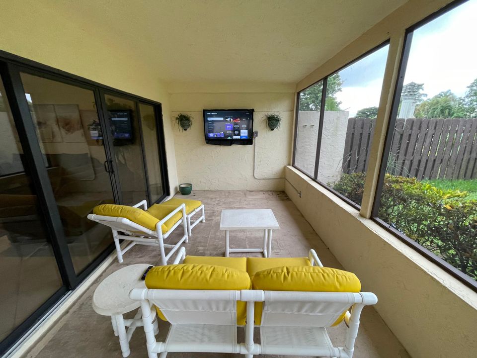 For Rent: $5,850 (2 beds, 2 baths, 1369 Square Feet)