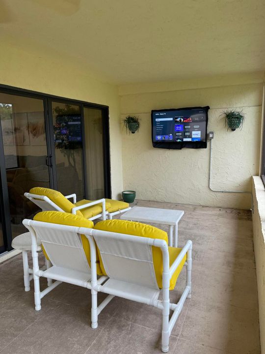 For Rent: $5,850 (2 beds, 2 baths, 1369 Square Feet)