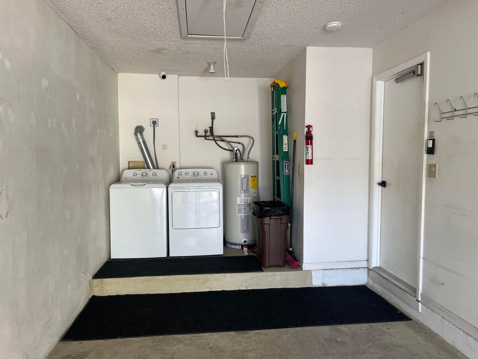 For Rent: $5,850 (2 beds, 2 baths, 1369 Square Feet)