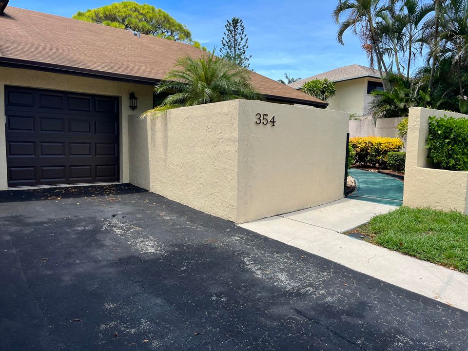 For Rent: $5,850 (2 beds, 2 baths, 1369 Square Feet)