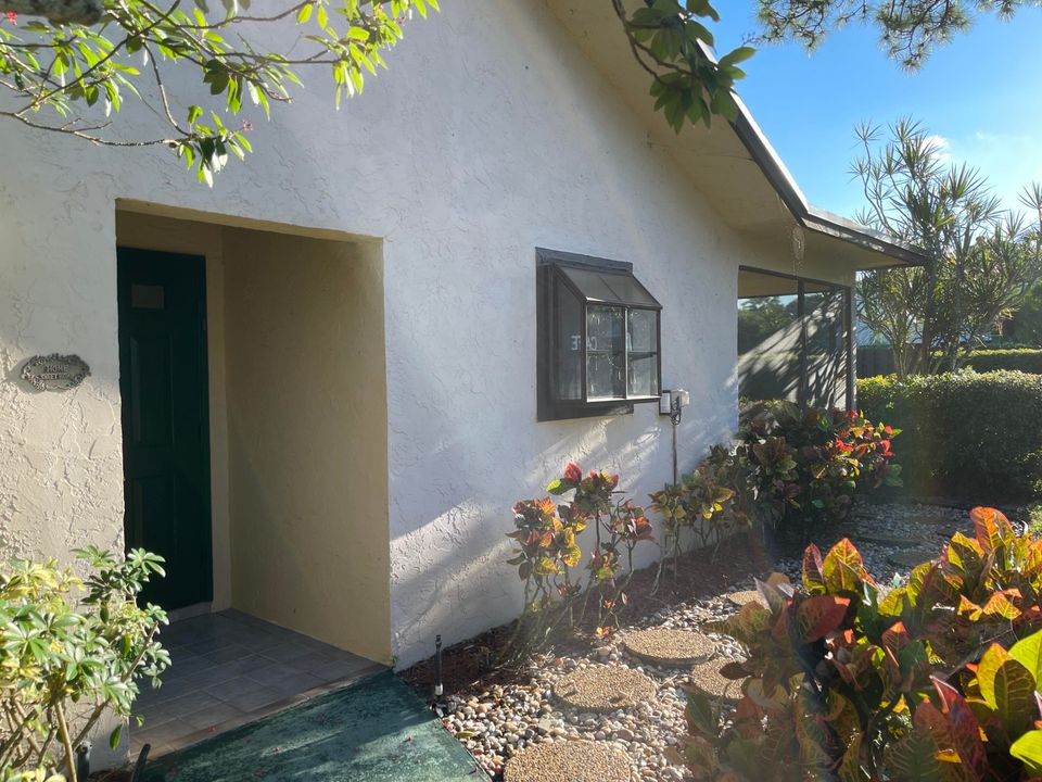 For Rent: $5,850 (2 beds, 2 baths, 1369 Square Feet)