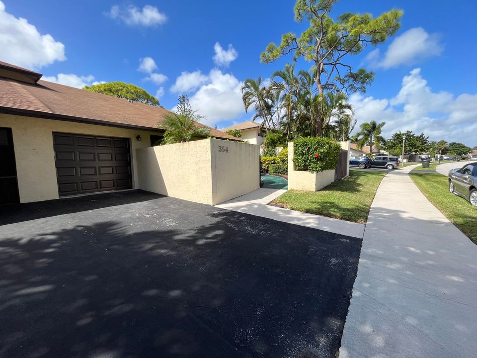 For Rent: $5,850 (2 beds, 2 baths, 1369 Square Feet)