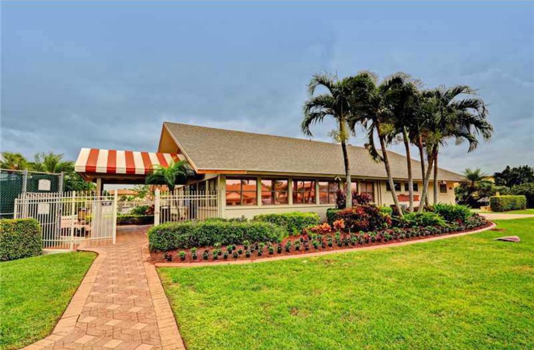 For Rent: $5,850 (2 beds, 2 baths, 1369 Square Feet)