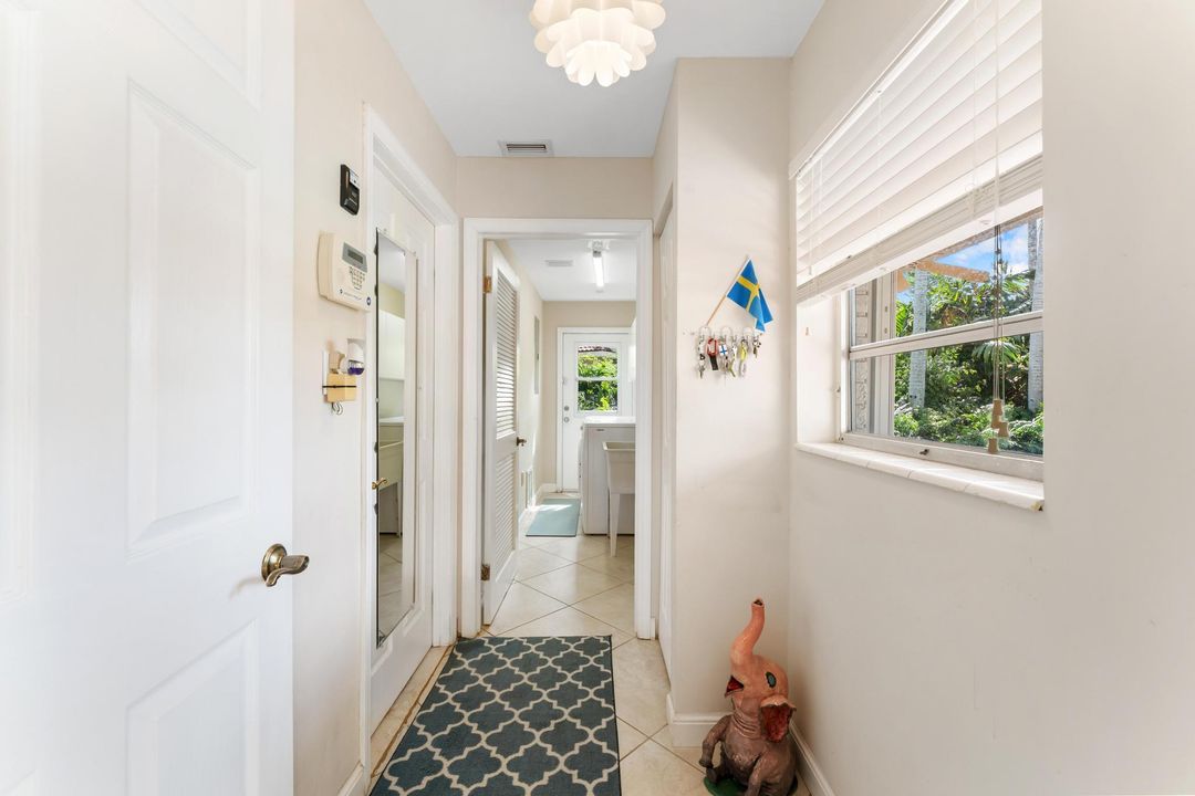 合同活跃: $875,000 (3 贝兹, 2 浴室, 1839 平方英尺)