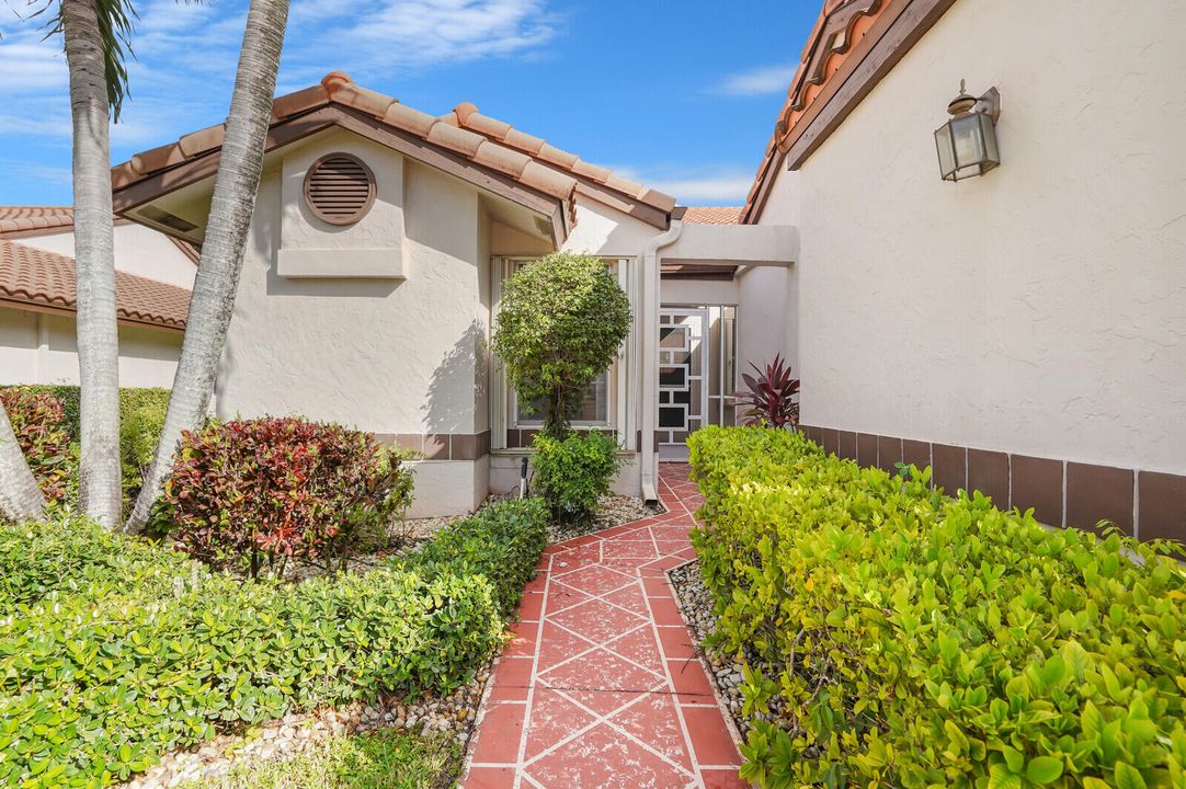 For Rent: $4,400 (2 beds, 2 baths, 1500 Square Feet)