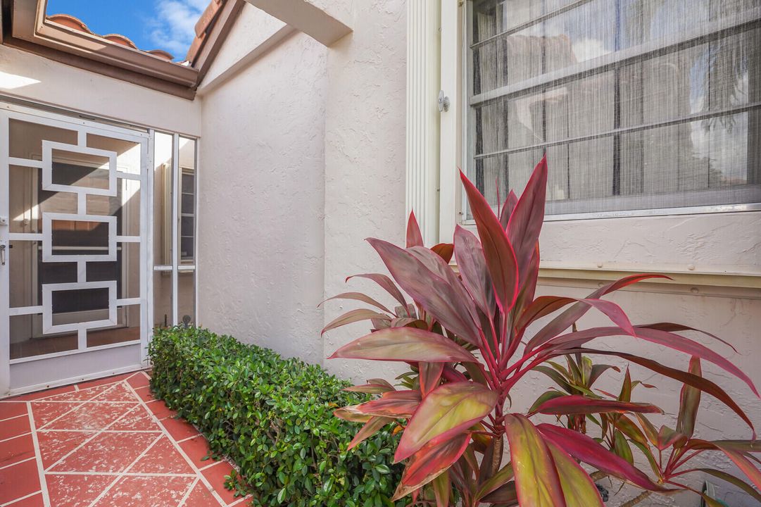 For Rent: $4,400 (2 beds, 2 baths, 1500 Square Feet)