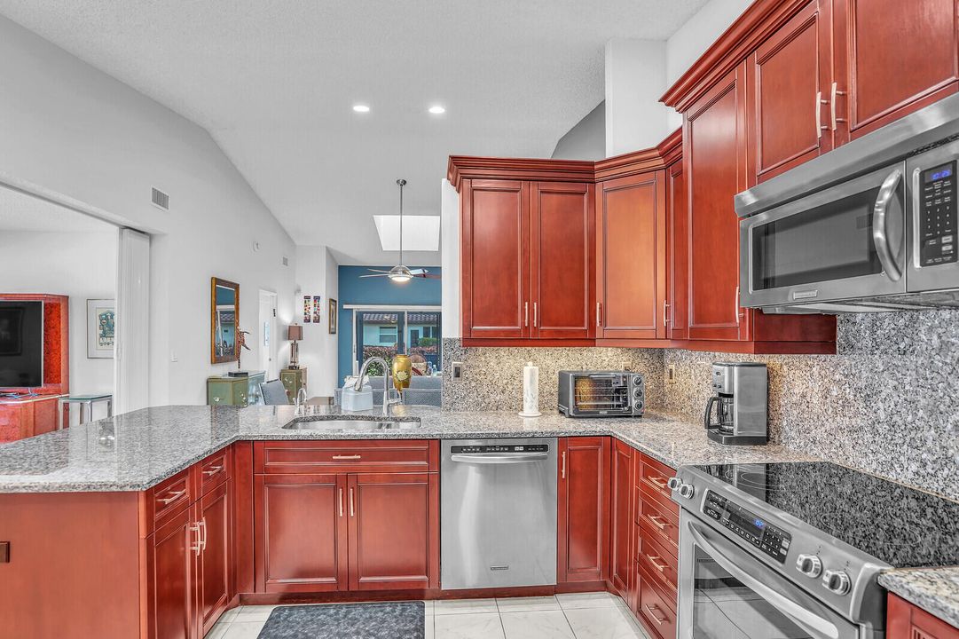 For Rent: $4,400 (2 beds, 2 baths, 1500 Square Feet)