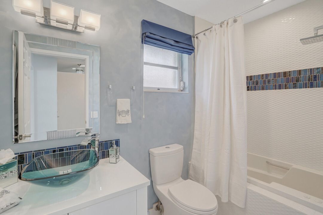 For Rent: $4,400 (2 beds, 2 baths, 1500 Square Feet)