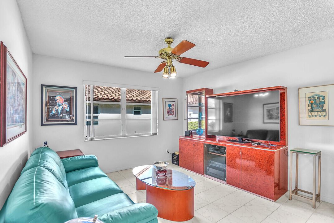 For Rent: $4,400 (2 beds, 2 baths, 1500 Square Feet)