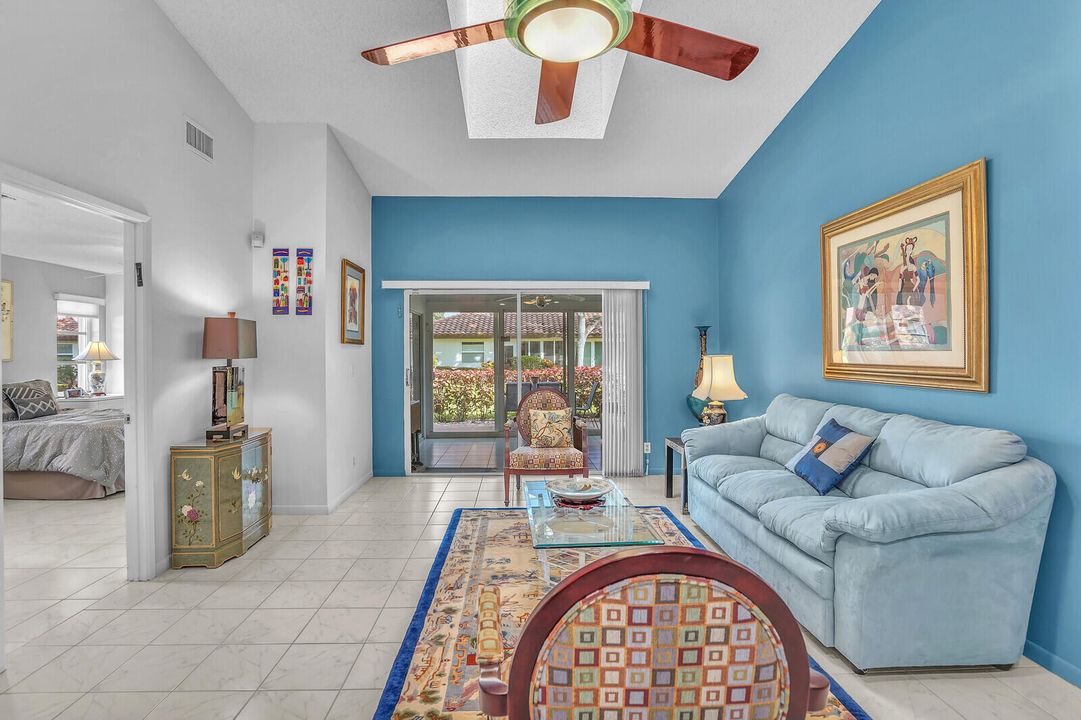 For Rent: $4,400 (2 beds, 2 baths, 1500 Square Feet)