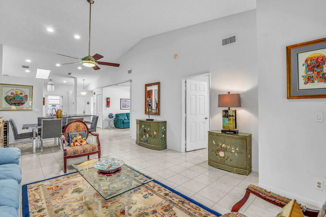 For Rent: $4,400 (2 beds, 2 baths, 1500 Square Feet)