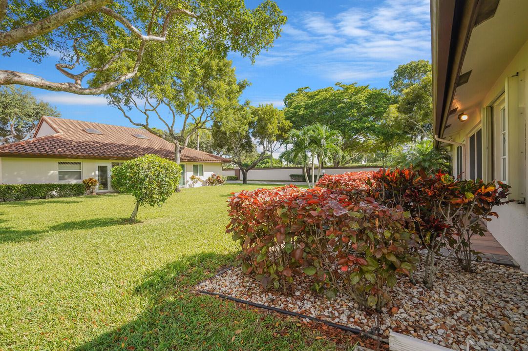 For Rent: $4,400 (2 beds, 2 baths, 1500 Square Feet)