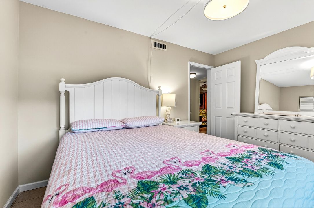 For Sale: $159,960 (2 beds, 2 baths, 986 Square Feet)