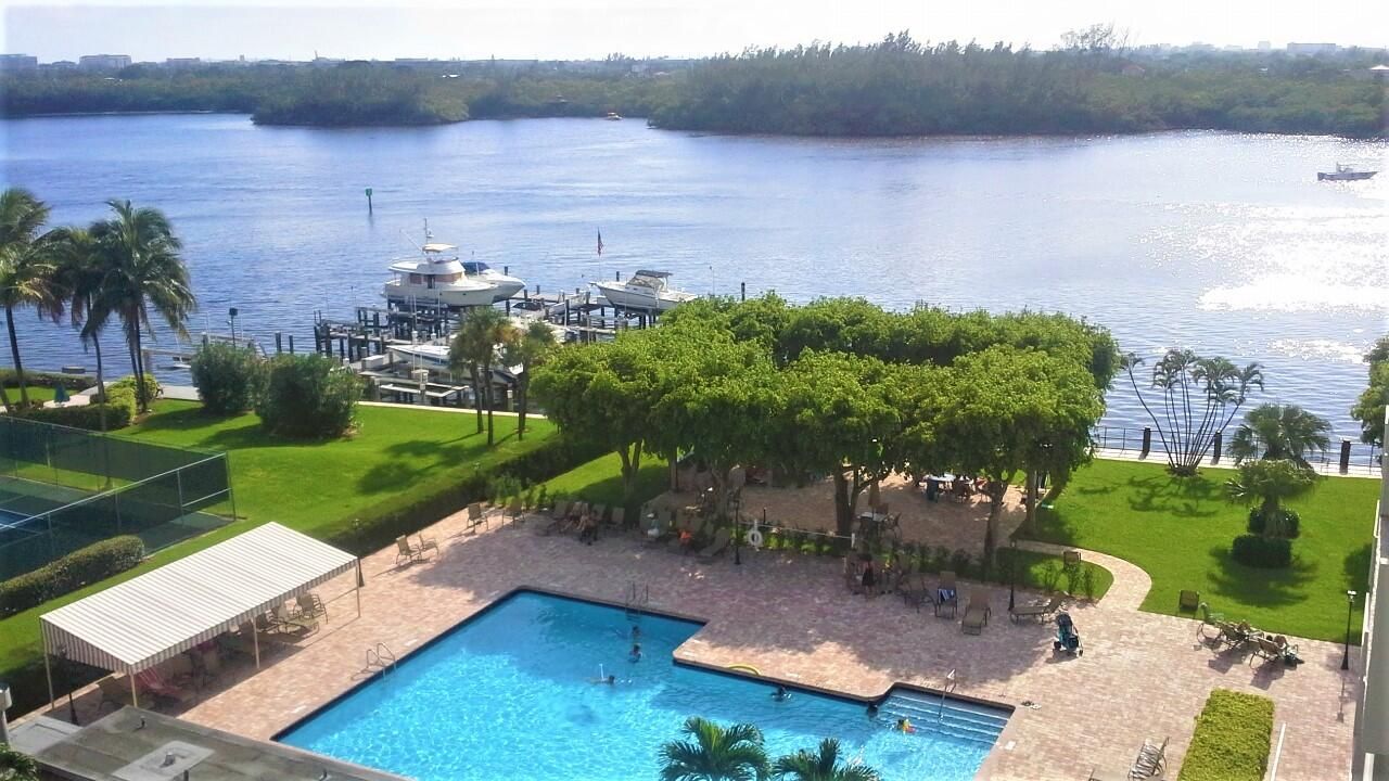 For Rent: $3,995 (2 beds, 2 baths, 1031 Square Feet)