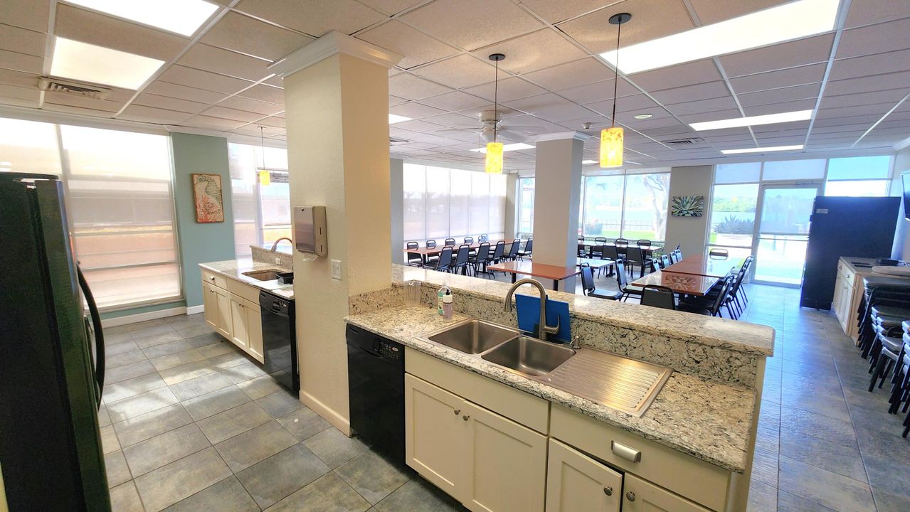 For Rent: $3,995 (2 beds, 2 baths, 1031 Square Feet)