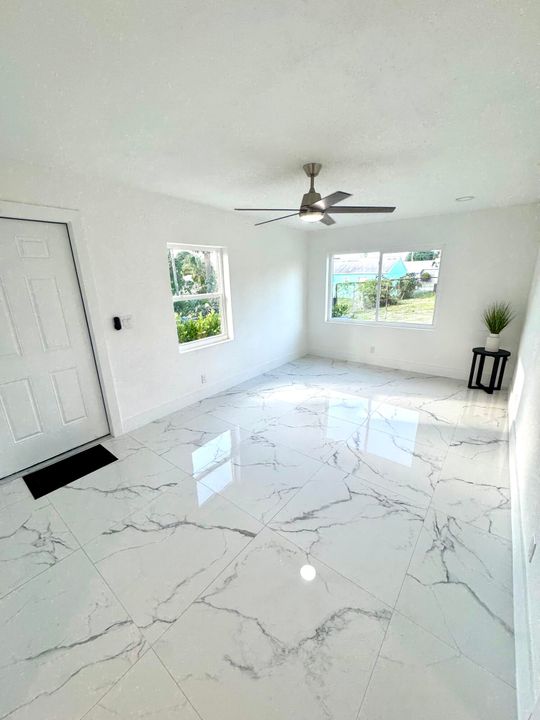 For Sale: $340,000 (3 beds, 2 baths, 1260 Square Feet)