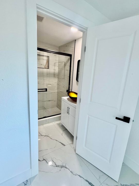 For Sale: $340,000 (3 beds, 2 baths, 1260 Square Feet)