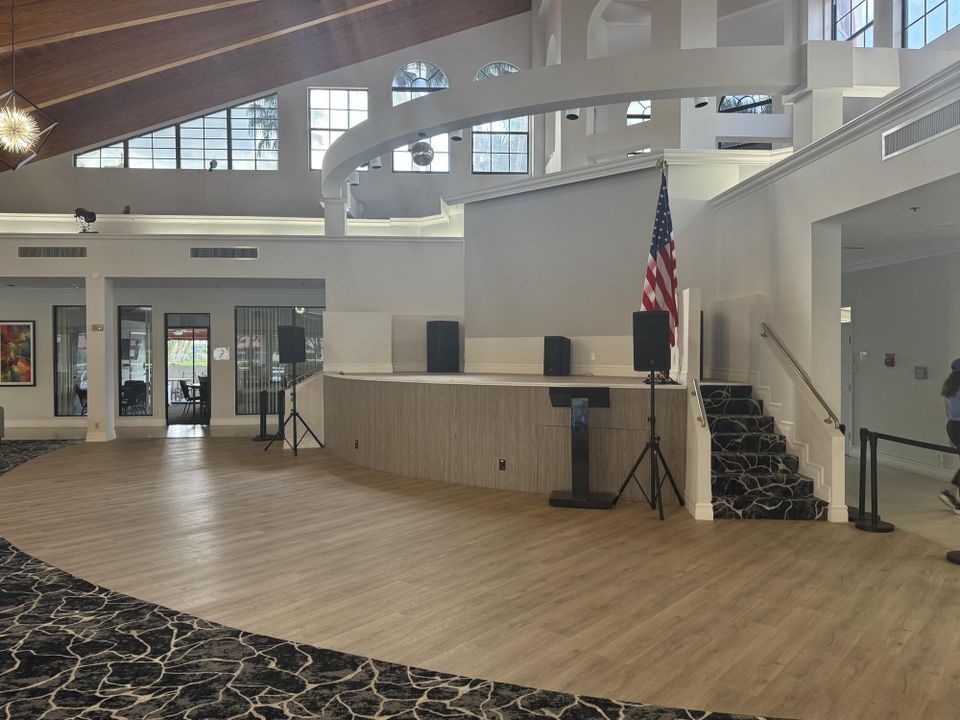 Active With Contract: $225,000 (2 beds, 2 baths, 1496 Square Feet)