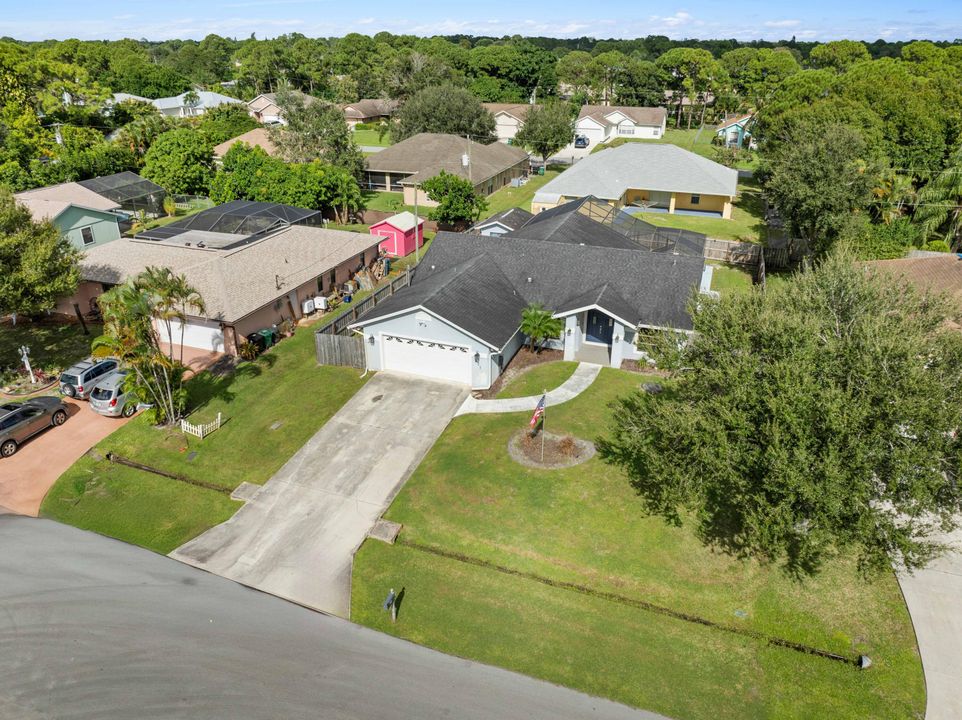 For Sale: $435,000 (3 beds, 2 baths, 1834 Square Feet)