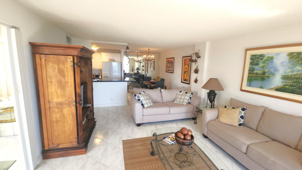 For Rent: $3,995 (2 beds, 2 baths, 1031 Square Feet)