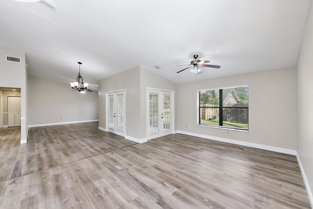 Под контрактом: $3,500 (3 спален, 2 ванн, 1776 Квадратных фут)