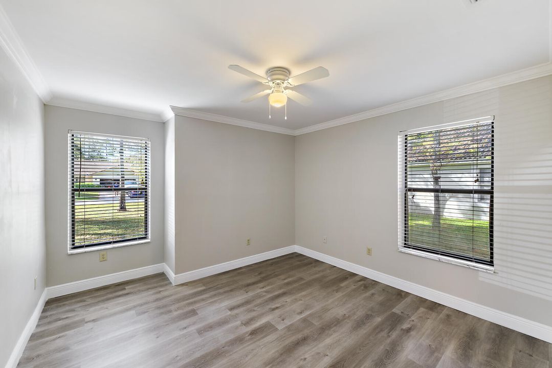 Под контрактом: $3,500 (3 спален, 2 ванн, 1776 Квадратных фут)