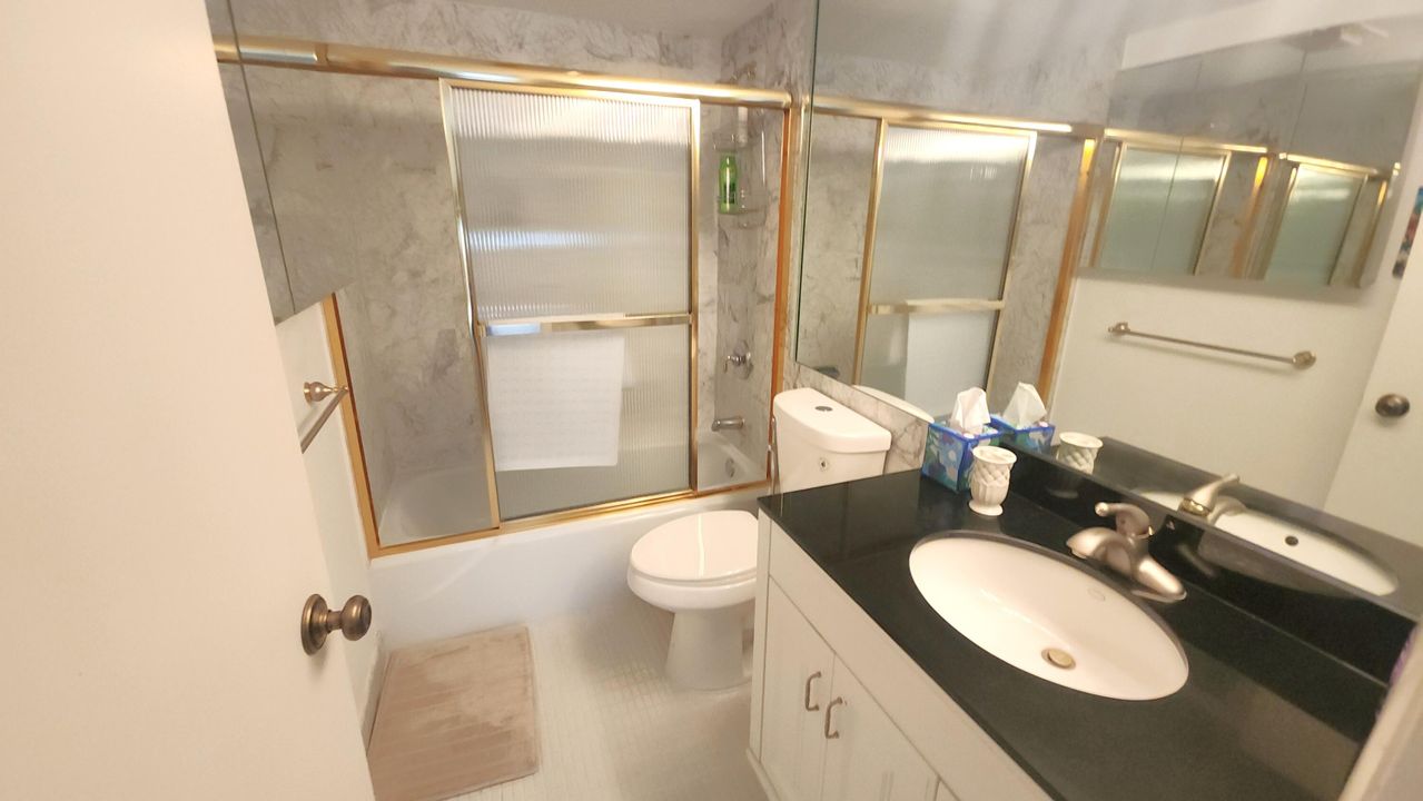 For Rent: $3,995 (2 beds, 2 baths, 1031 Square Feet)